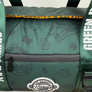 Waterproof-zipper-of-Green-Bay-duffle-bag