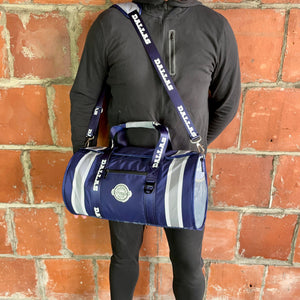 Man-standing-with-Dallas-cooler-duffle-bag