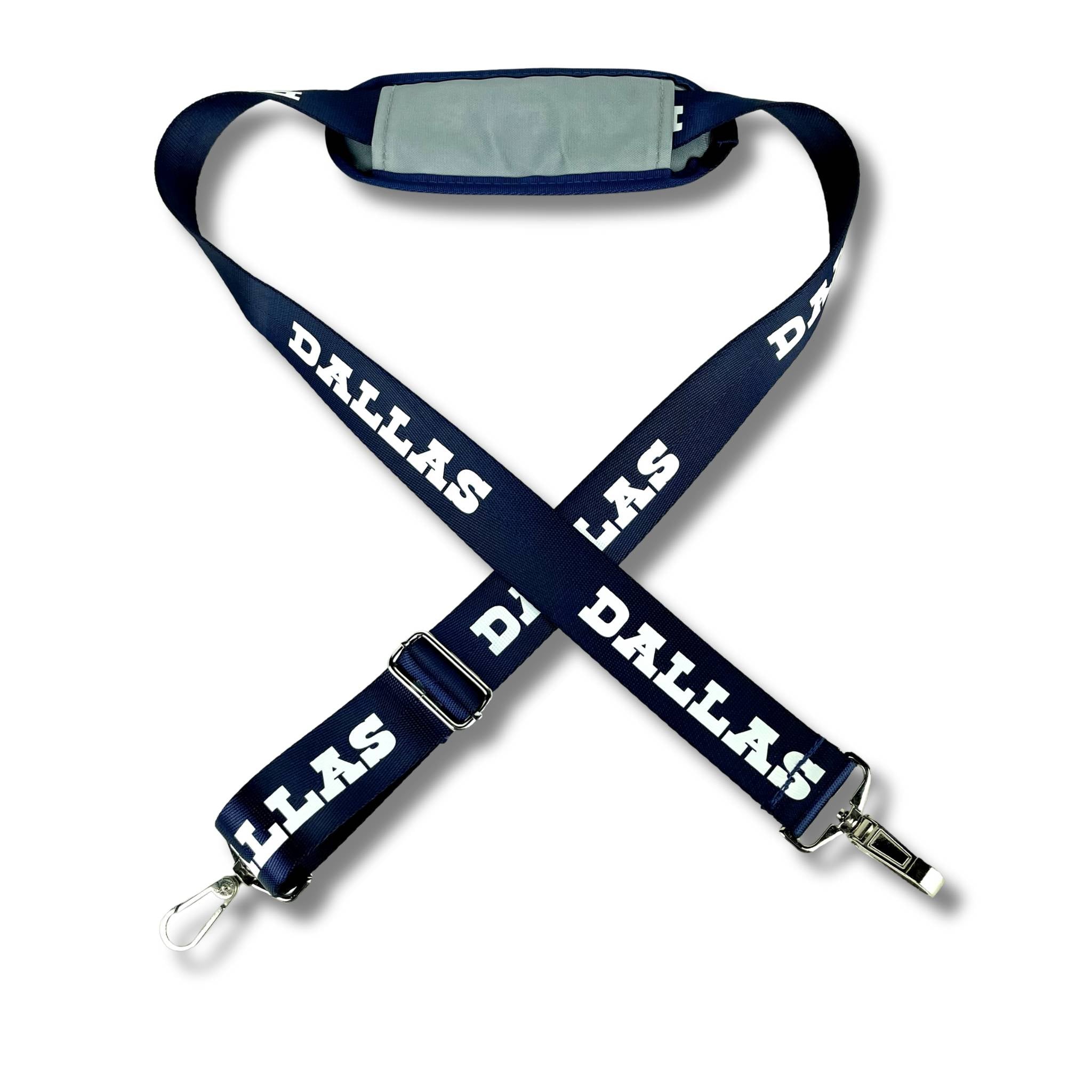 Magnetic-hand-straps-of--a-duffle-bag