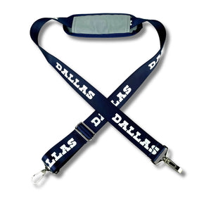 Magnetic-hand-straps-of--a-duffle-bag