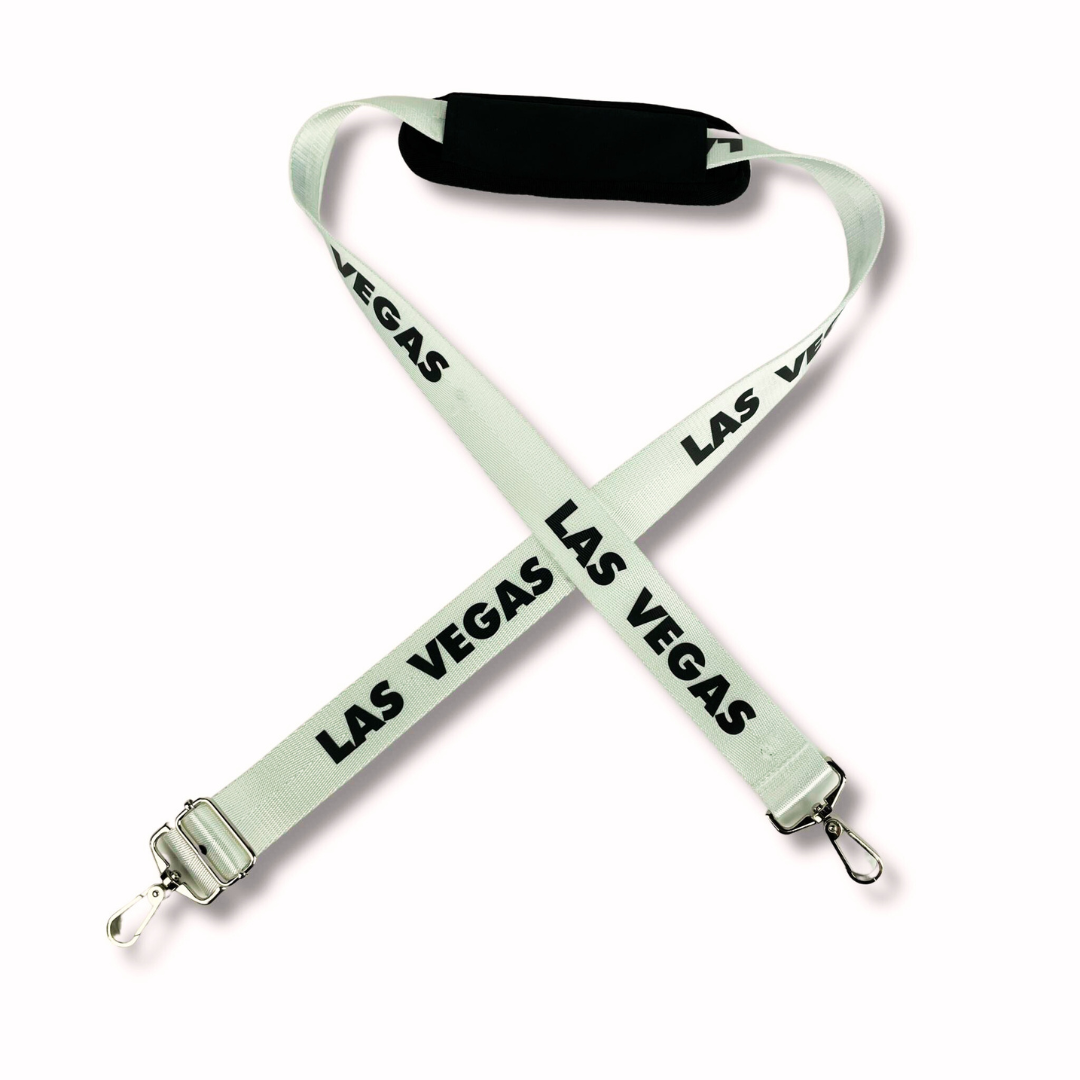 Magnetic hand strap of a cooler duffle bag